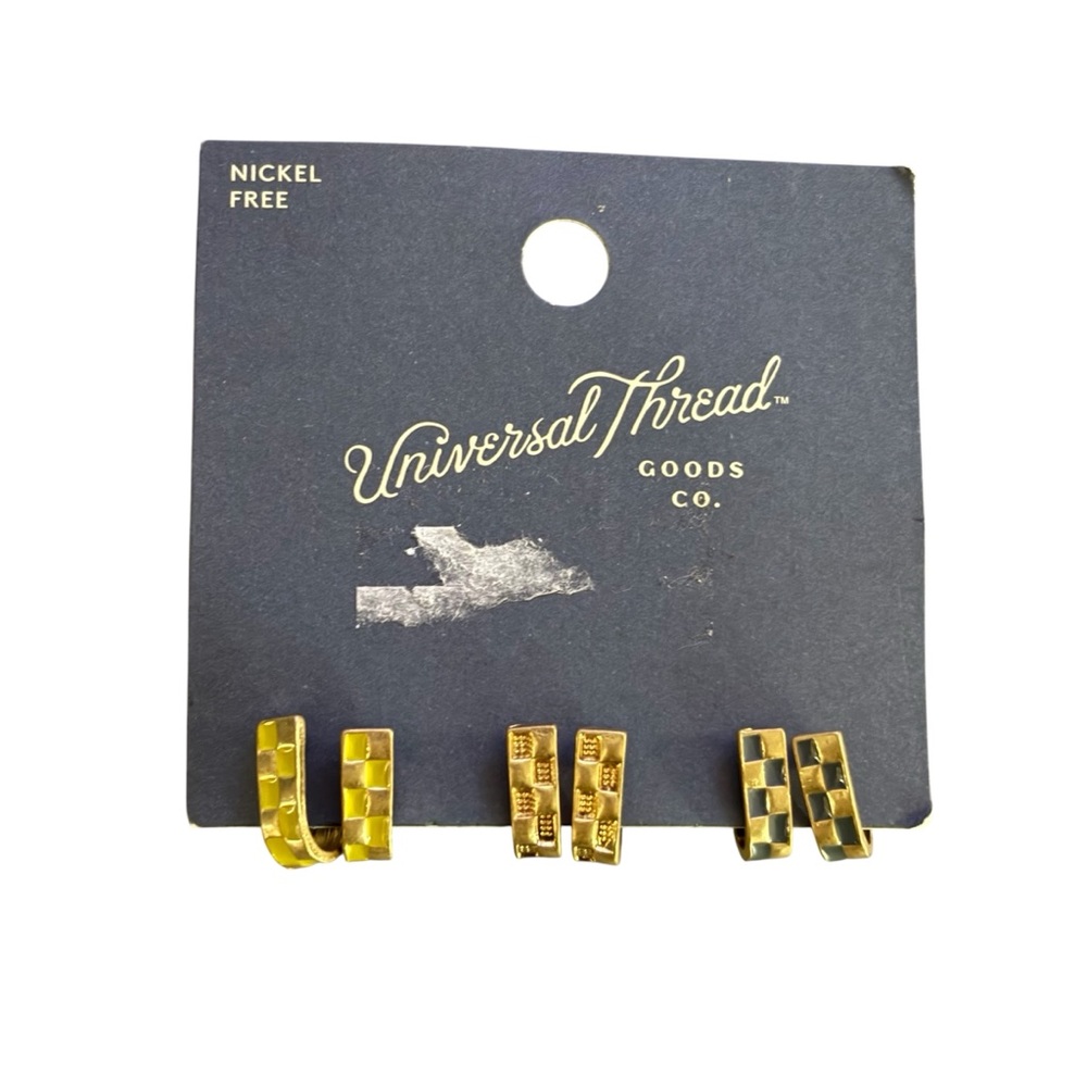 Universal Thread earring set